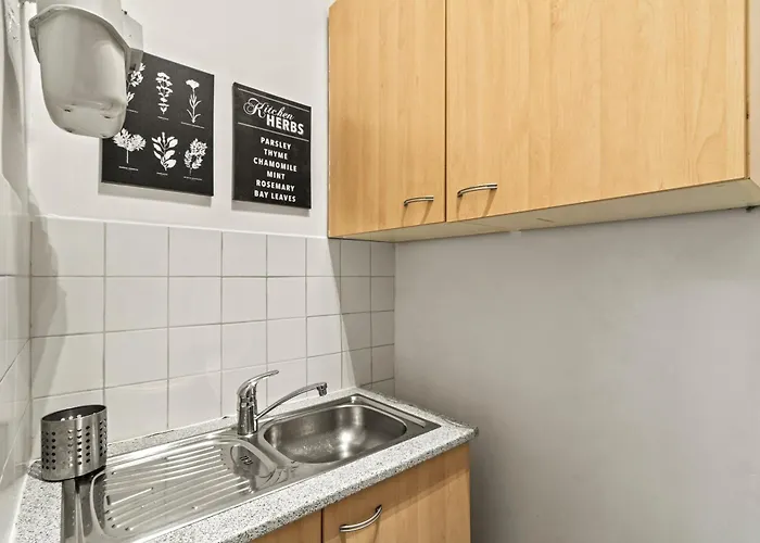 Near Innere Stadt 3min Walk To U4 Friedensbruecke *