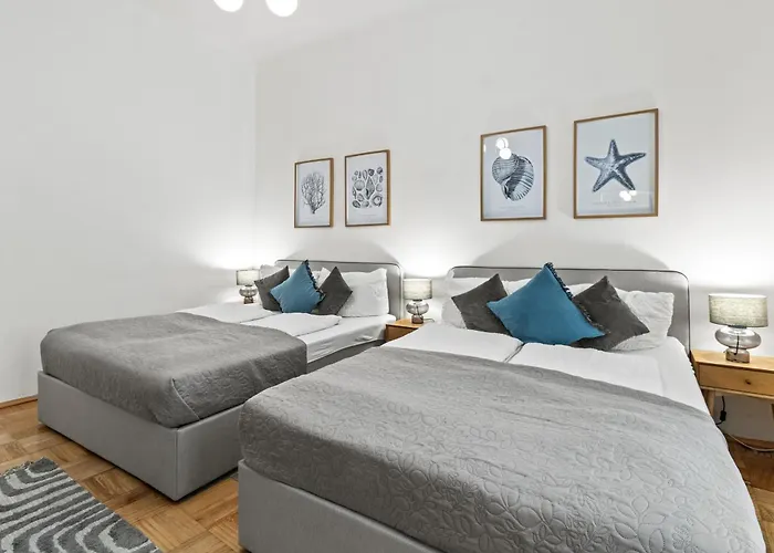 Near Innere Stadt 3min Walk To U4 Friedensbruecke *